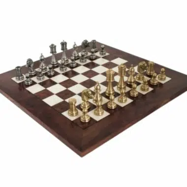 Ensemble Jeu d'Échecs en Laiton Massif et Échiquier en Bois d'Orme et de Bruyere avec Finition Brillante