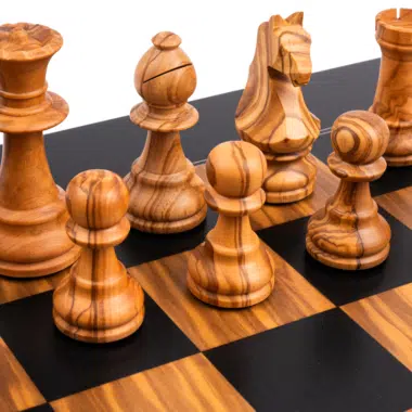 Pieces d'Echecs en Bois d'Olivier et de Buis et Echiquir en Bois d'Olivier et de Tulipier Noir avec Coffret de Rangement – Image 6