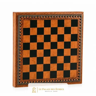 Échiquier vu de face avec bordure sculptée et cases orange et noires