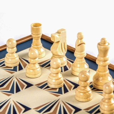 Jeu de Société 4 en 1 Échecs, Backgammon, Ludo et Serpents - Coffret en Bois Bleu Navy – Image 4