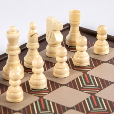 Jeu de Société 4 en 1 Vintage en Bois - Échecs, Backgammon, Ludo, Serpents et Échelles – Image 4