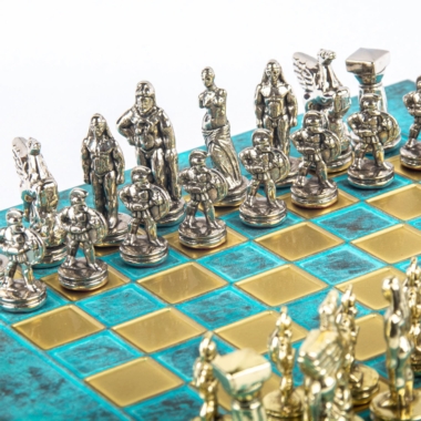 Petit Jeu d'Echecs Guerrier Spartiate - Pièces Dorées & Argentées avec Plateau de Jeu sur Pied en Metal – Image 5