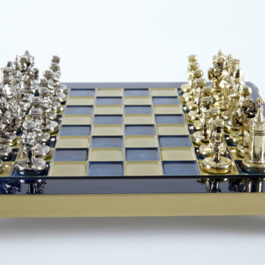 Petit Ensemble de Jeu d'Échecs Byzantin Pièces en Metal Or & Argent avec Échiquier en Metal et Coffret de Rangement – Image 44