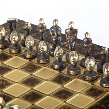 Petit Jeu d'échecs Art Cycladique en Laiton Bronze et Bleu – Échiquier Métal et Coffret Bois Laminé – Image 10
