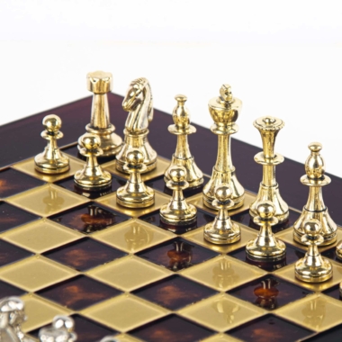 Petit Ensemble de jeu d'Echecs Staunton en Métal Argenté et Doré avec Echiquier sur Pied en Métal et Coffret de Rangement – Image 12