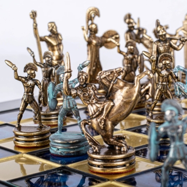 Ensemble d'Échecs Mythologie Grecque en Métal – Pièces Bronze et Bleu avec Échiquier en Métal – Image 9