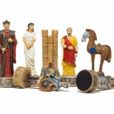 Ensemble de Jeu d'Echecs sur le Thème de la Guerre de Troie - Pièces Peintes à la main et Echiquier en Similicuir 48x48cm – Image 6