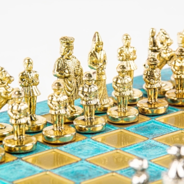 Petit Ensemble de Jeu d'Échecs Byzantin Pièces en Metal Or & Argent avec Échiquier en Metal et Coffret de Rangement – Image 3