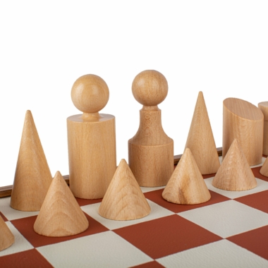 Ensemble de Jeu d'Echecs Style Bauhaus en Bois et Plateau de Jeu en Similicuir - Terracotta & Blanc - 40 x 40 cm – Image 4