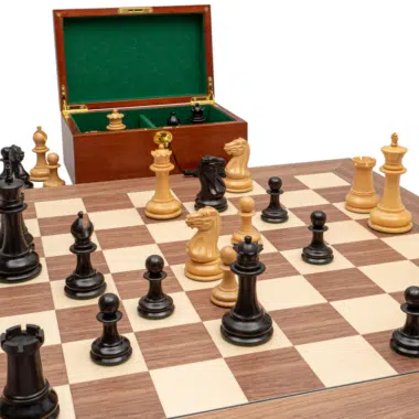 Jeu d’Échecs Staunton 1851 de Luxe en Ébène et Buis avec Échiquier de 60 cm et Coffret en Acajou – Roi 11 cm