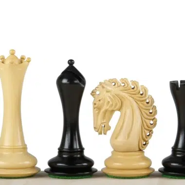 Pièces d'Échecs Empire Ébène 4,25" en bois noir et clair sur fond neutre - Le Palais Des Echecs