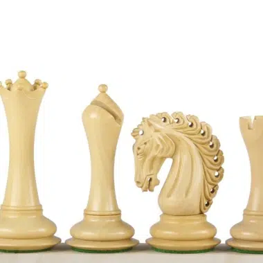 Pièces d'Échecs Empire Ébène 4,25" en bois clair avec détails raffinés - Le Palais Des Echecs